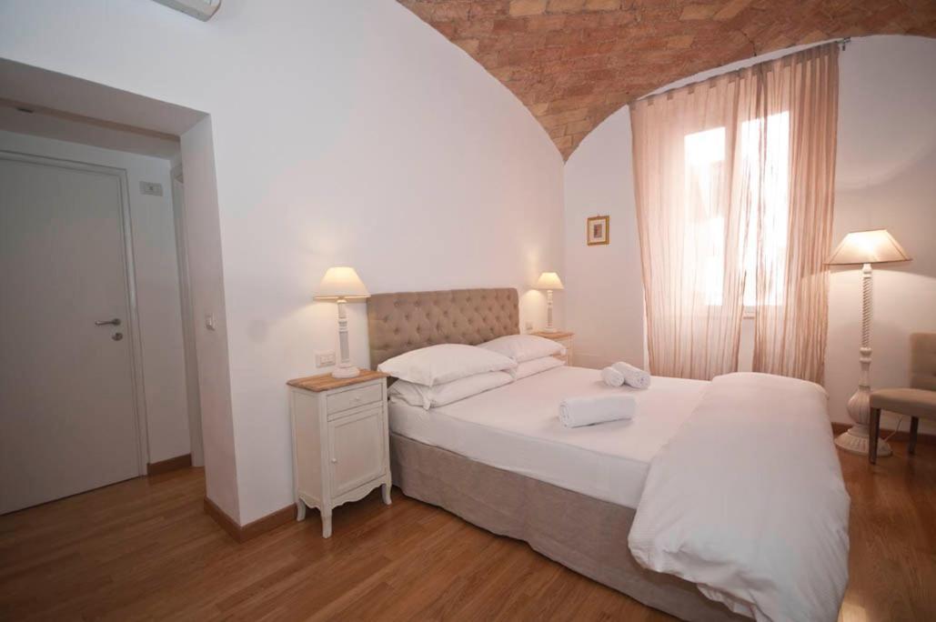 La Finestra Sul Colosseo B&B 1 Roma Exterior foto